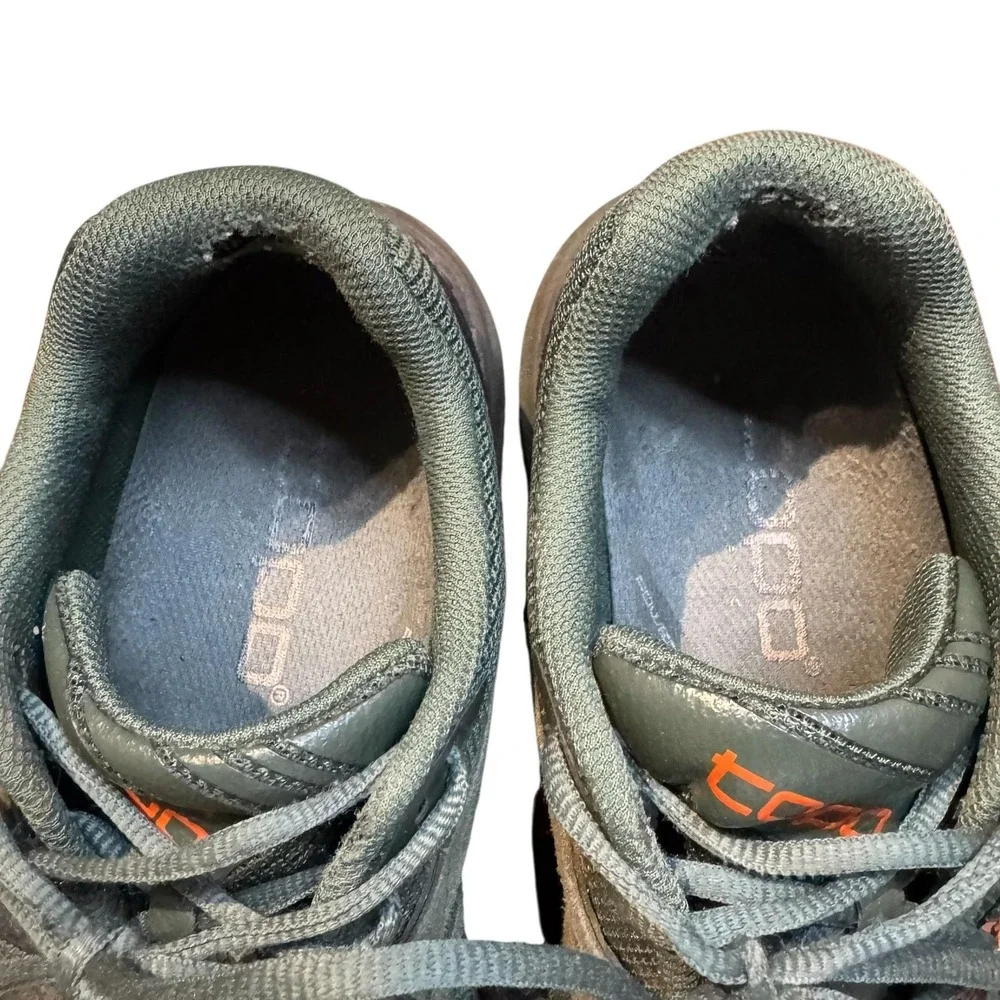 Topo brand athletic